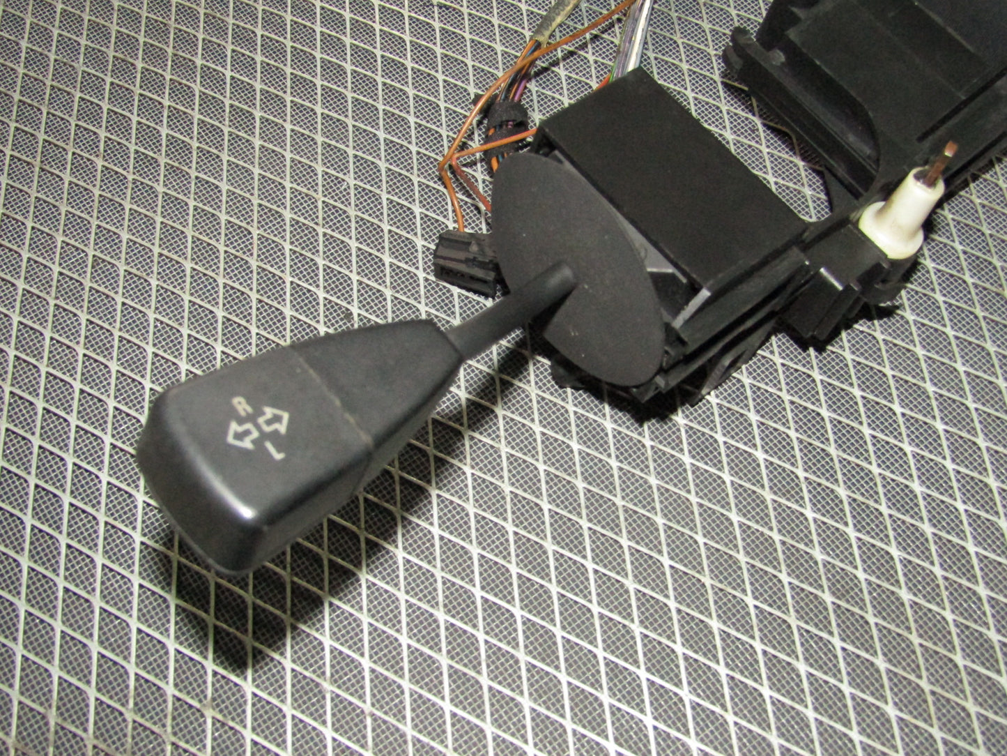 1992-1995 BMW 325 Sedan OEM Signal & Wiper Switch