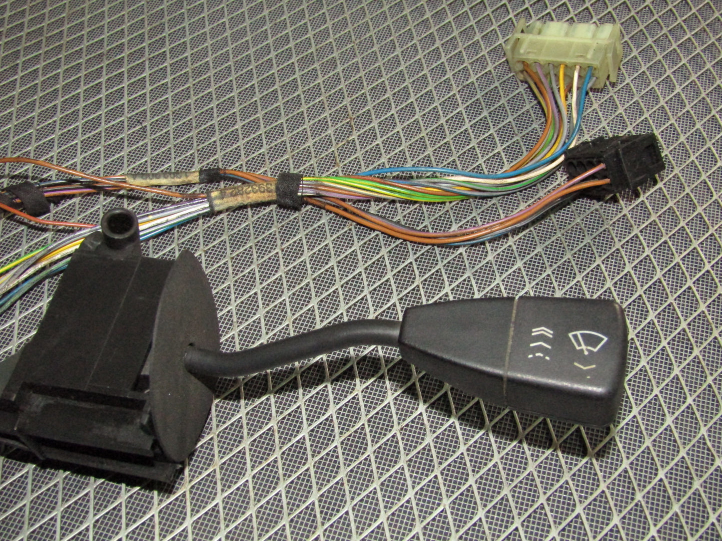 1992-1995 BMW 325 Sedan OEM Signal & Wiper Switch