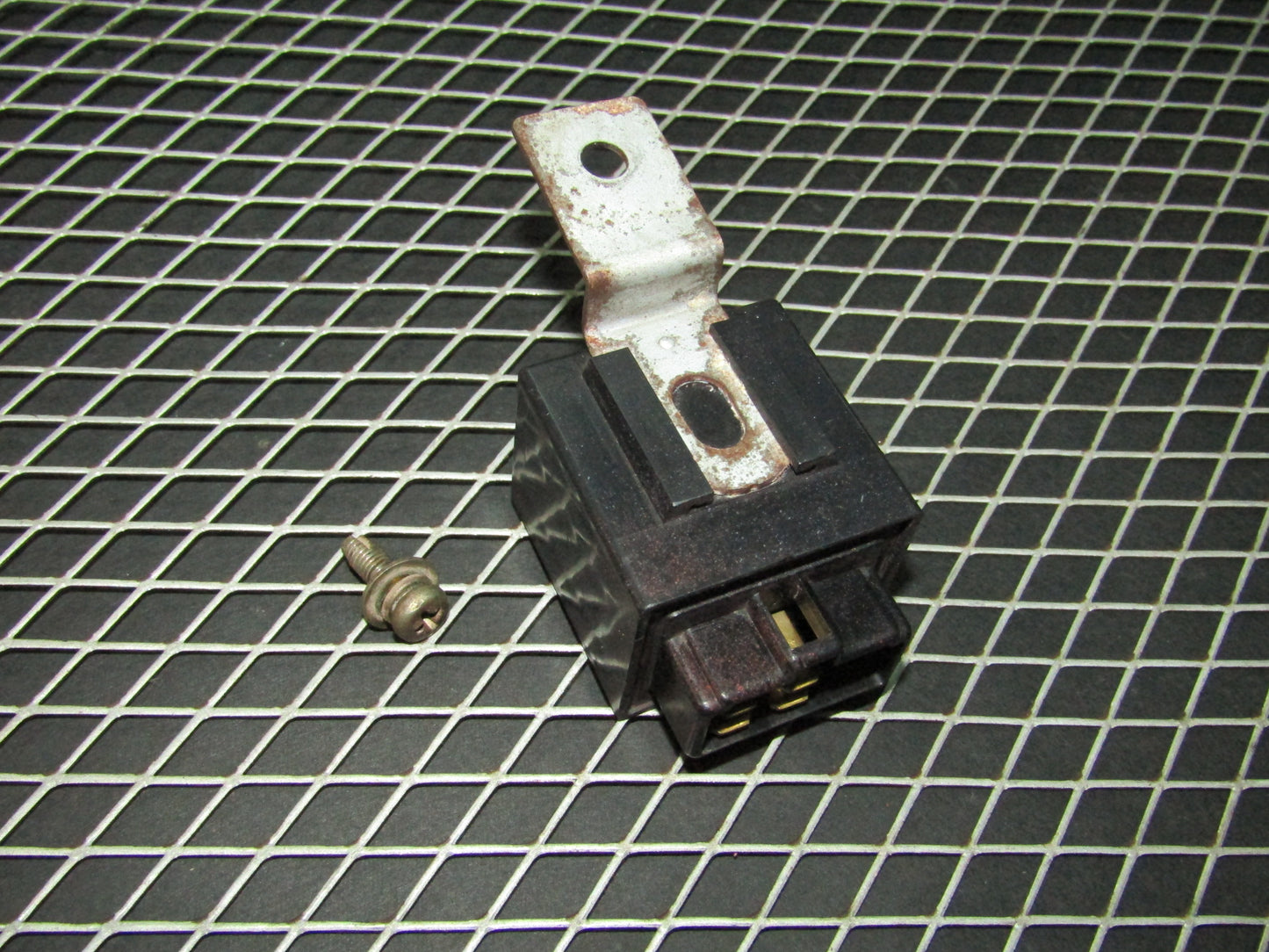 94 95 96 97 Mitsubishi 3000GT OEM MB510925 Relay