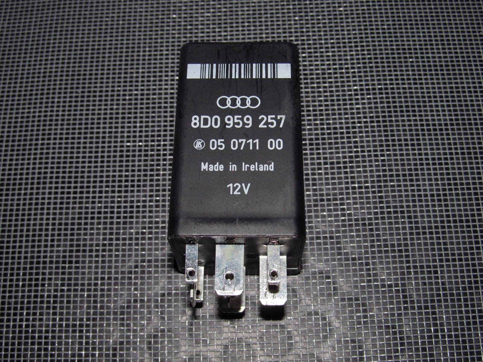 Audi & Volkswagen Relay 8D0-959-257