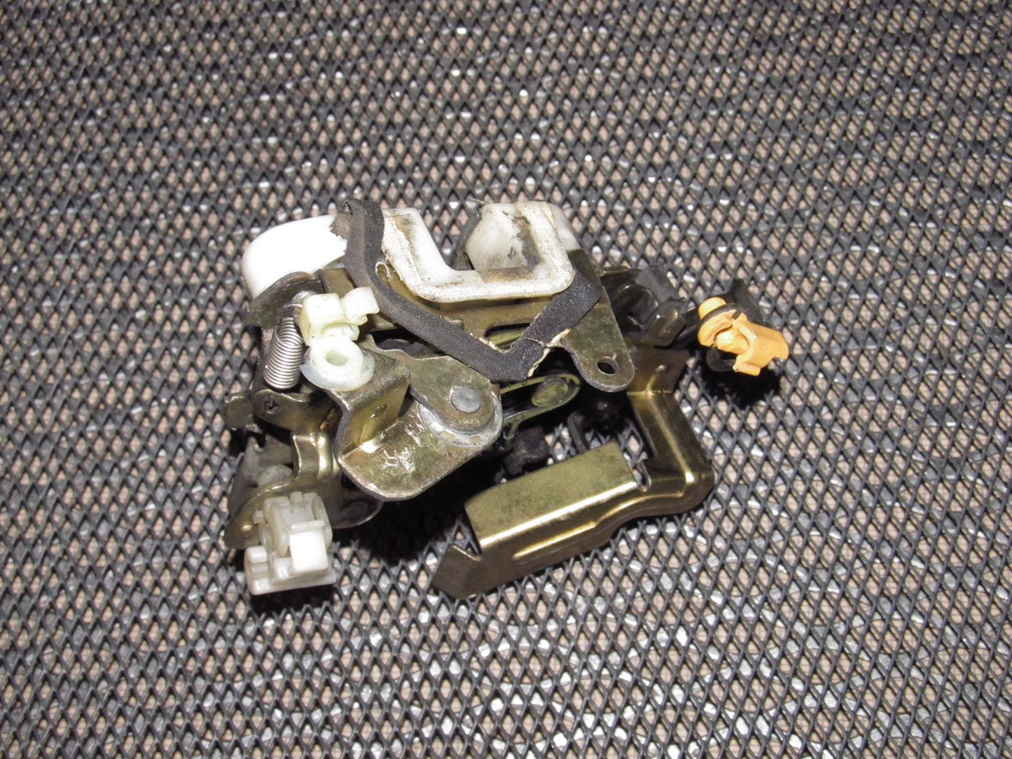 94 95 96 97 Mazda Miata OEM Door Latch - Right