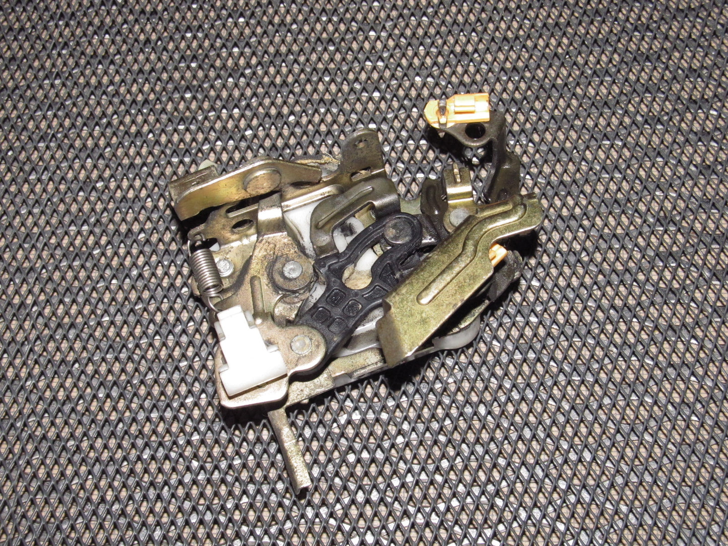 94 95 96 97 Mazda Miata OEM Door Latch - Right
