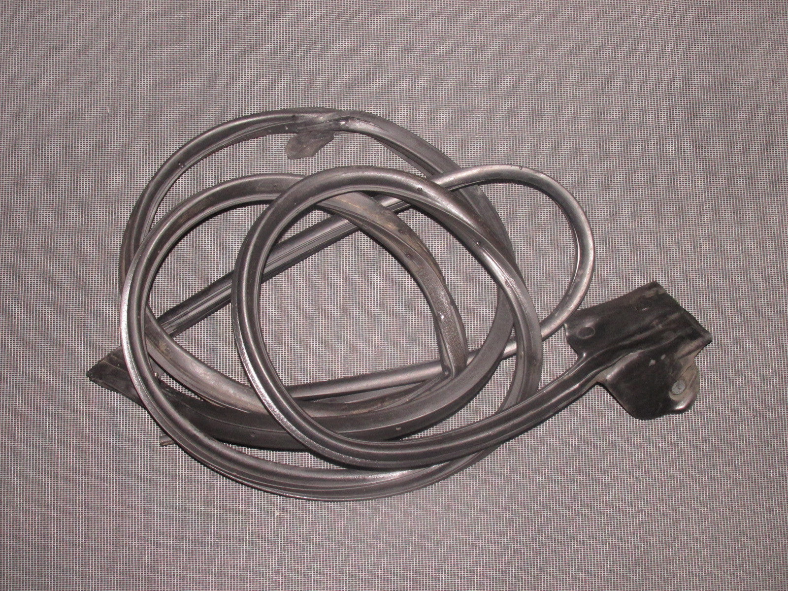 94 95 96 97 Mazda Miata OEM Door Weather Stripping Moulding - Right