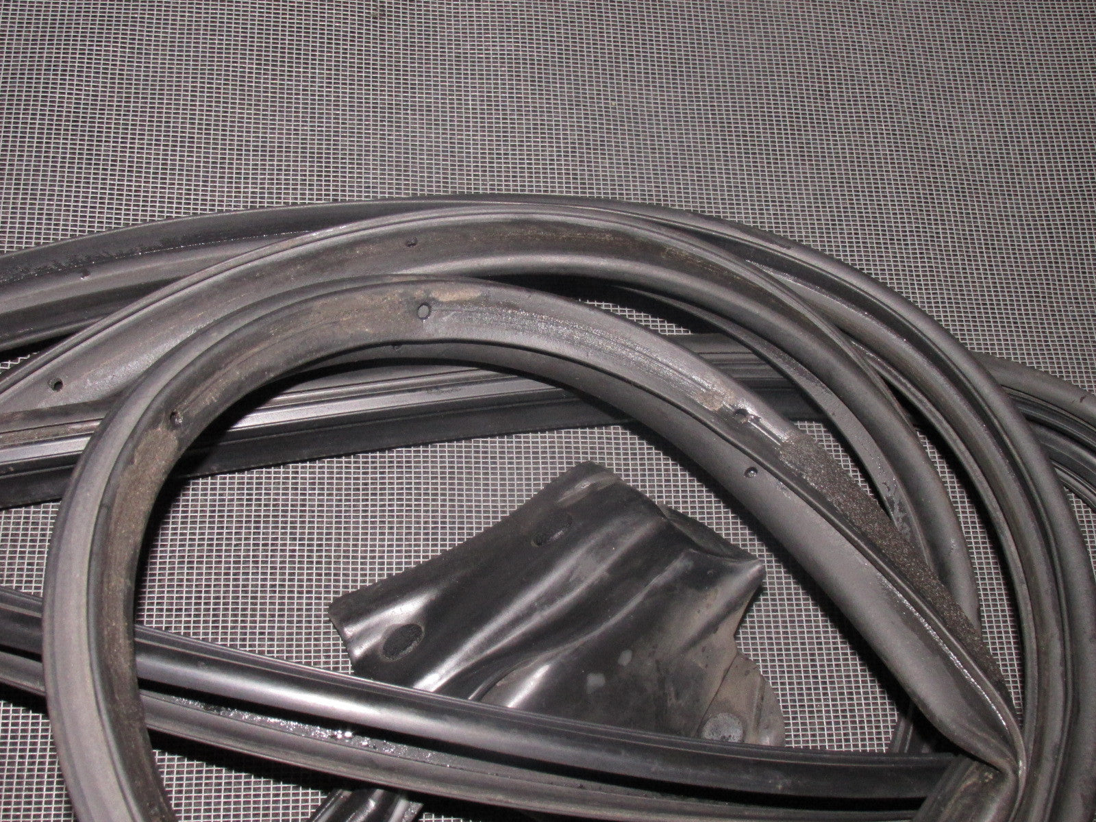 94 95 96 97 Mazda Miata OEM Door Weather Stripping Moulding Right