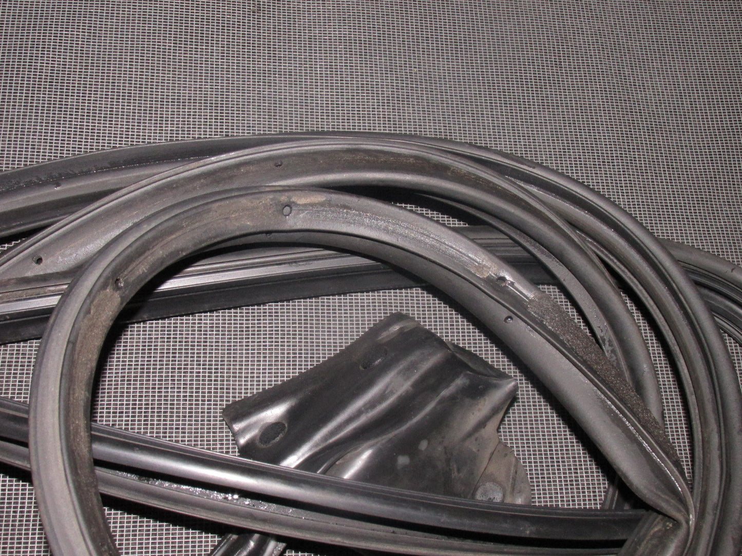 94 95 96 97 Mazda Miata OEM Door Weather Stripping Moulding - Right