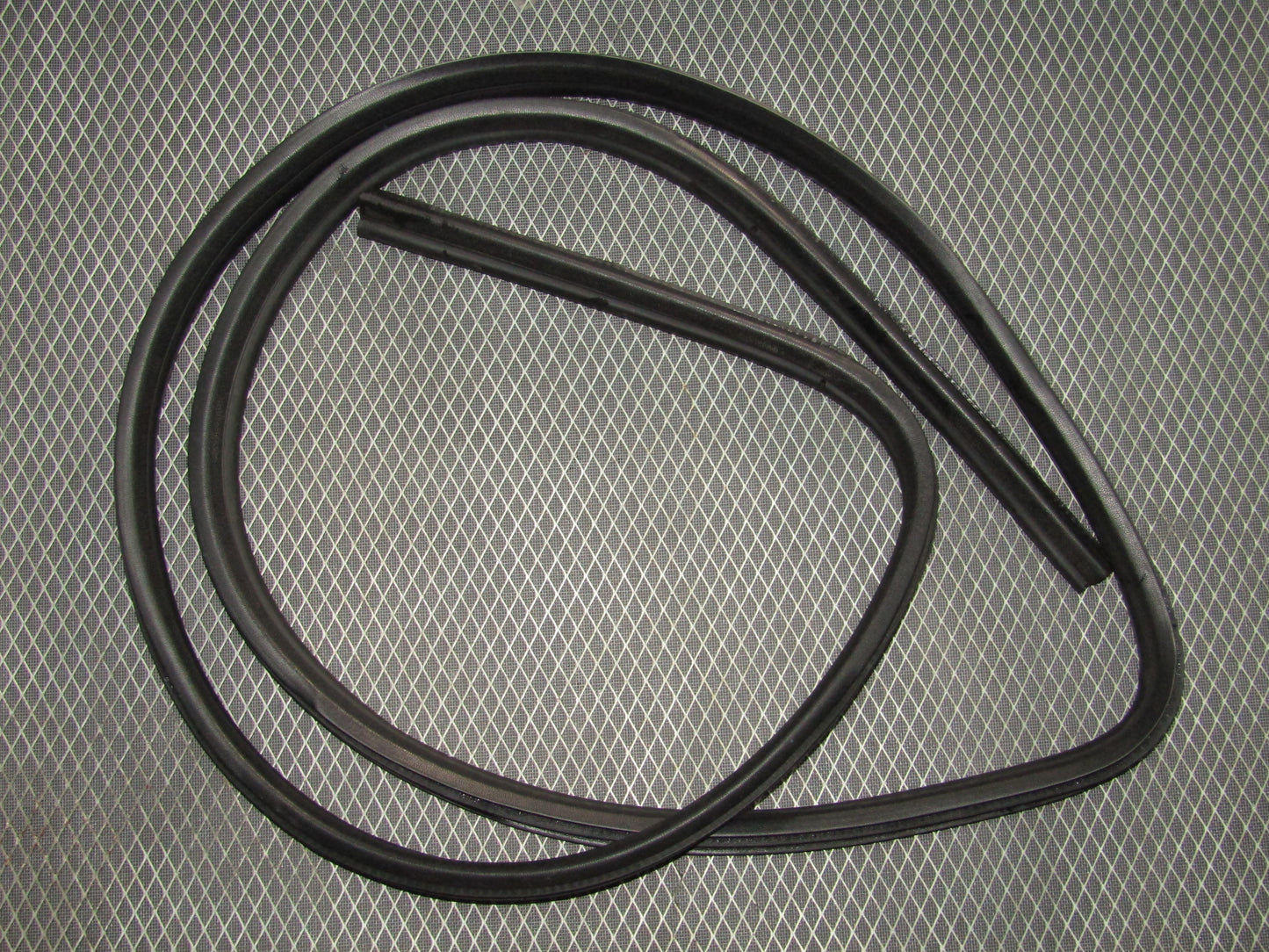 1992-1995 BMW 325 Sedan OEM Door Belt Line Weather Stripping - Front Right
