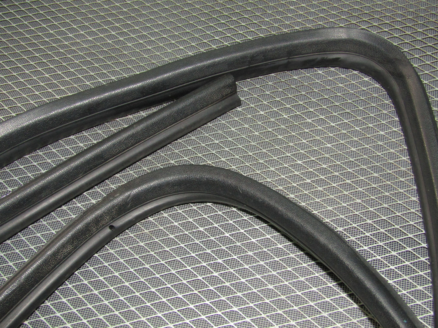 1992-1995 BMW 325 Sedan OEM Door Belt Line Weather Stripping - Front Right