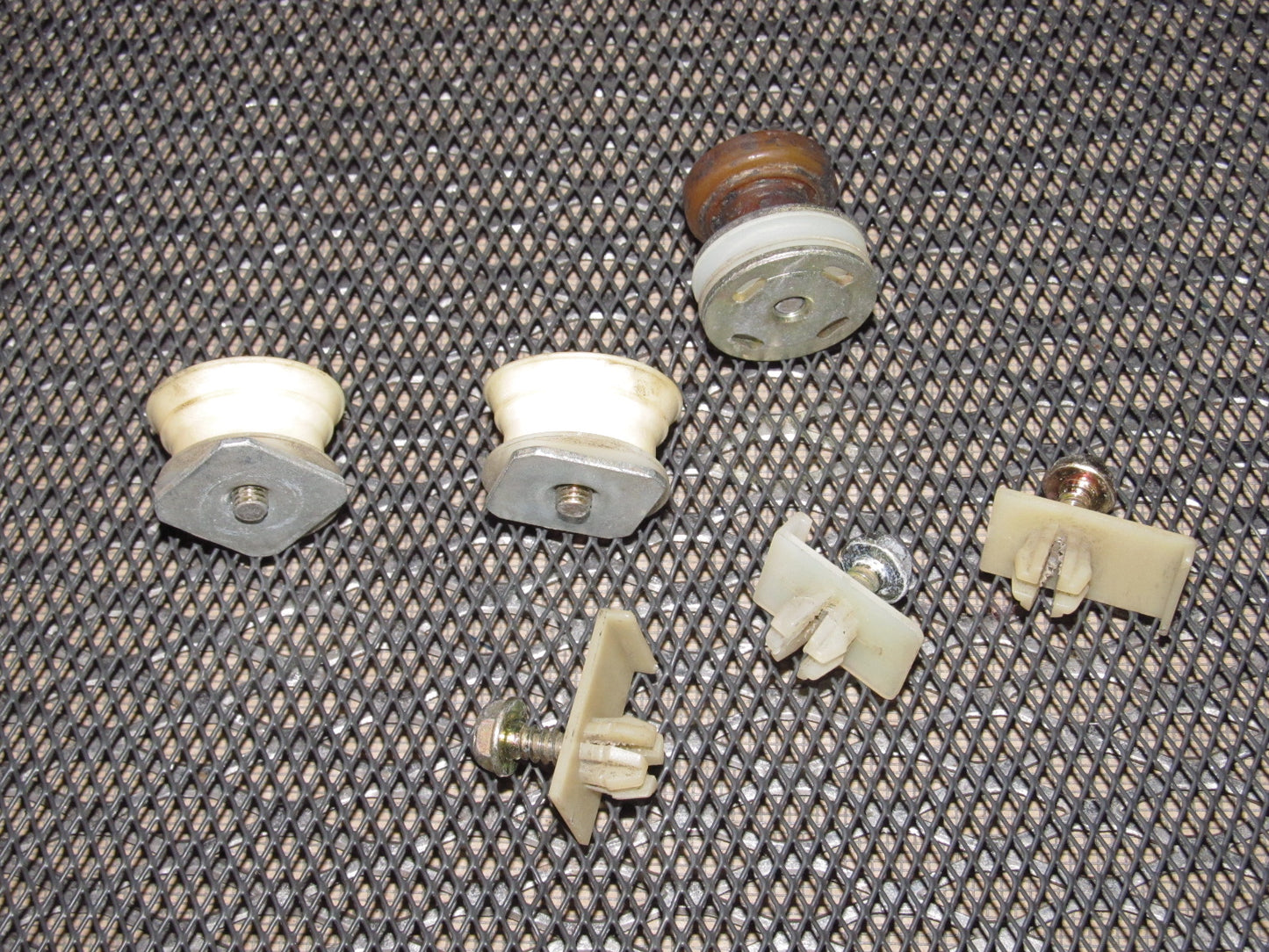 94 95 96 97 Mazda Miata OEM Window Roller - Right