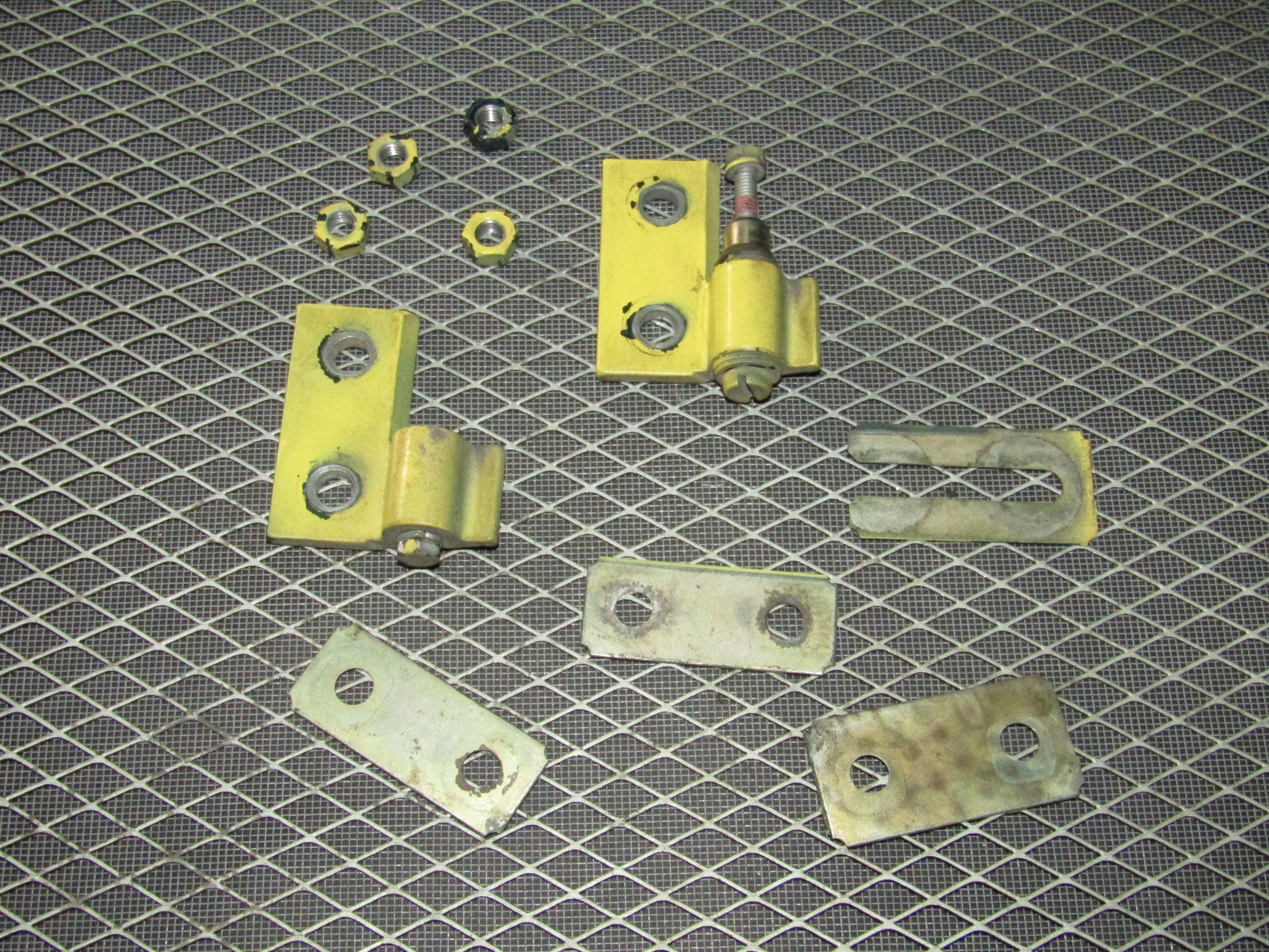 1992-1995 BMW 325 Sedan OEM Door Hinges - Front Right
