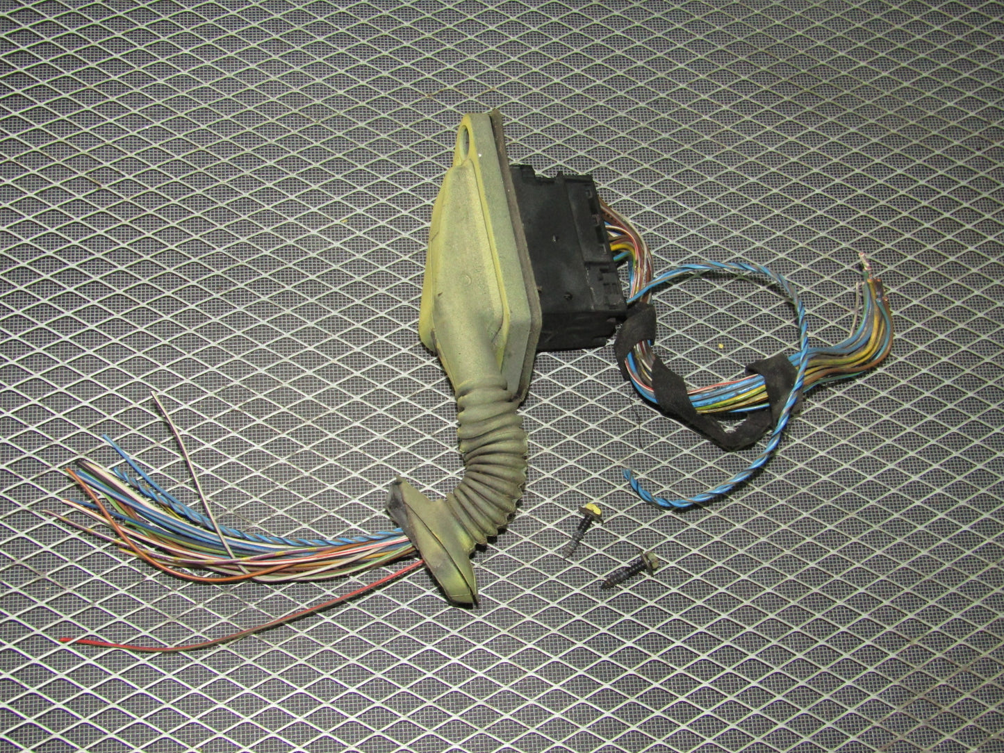 1992-1995 BMW 325 Sedan OEM Door Pigtail Harness & Boot - Front Right