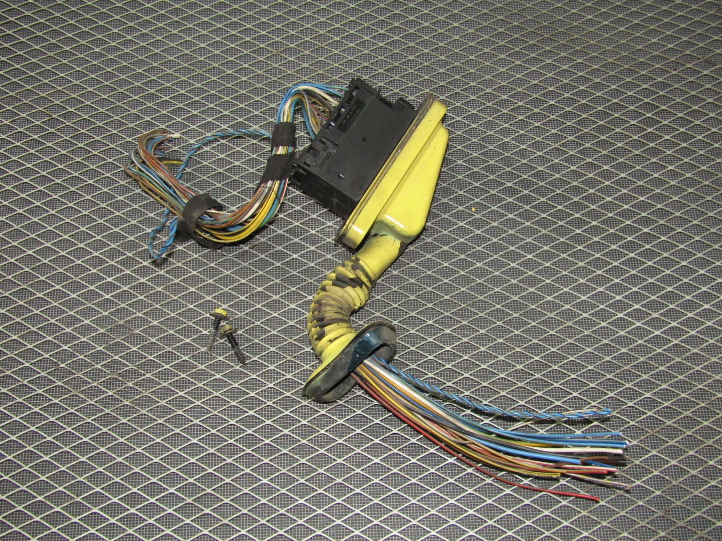 1992-1995 BMW 325 Sedan OEM Door Pigtail Harness & Boot - Front Right