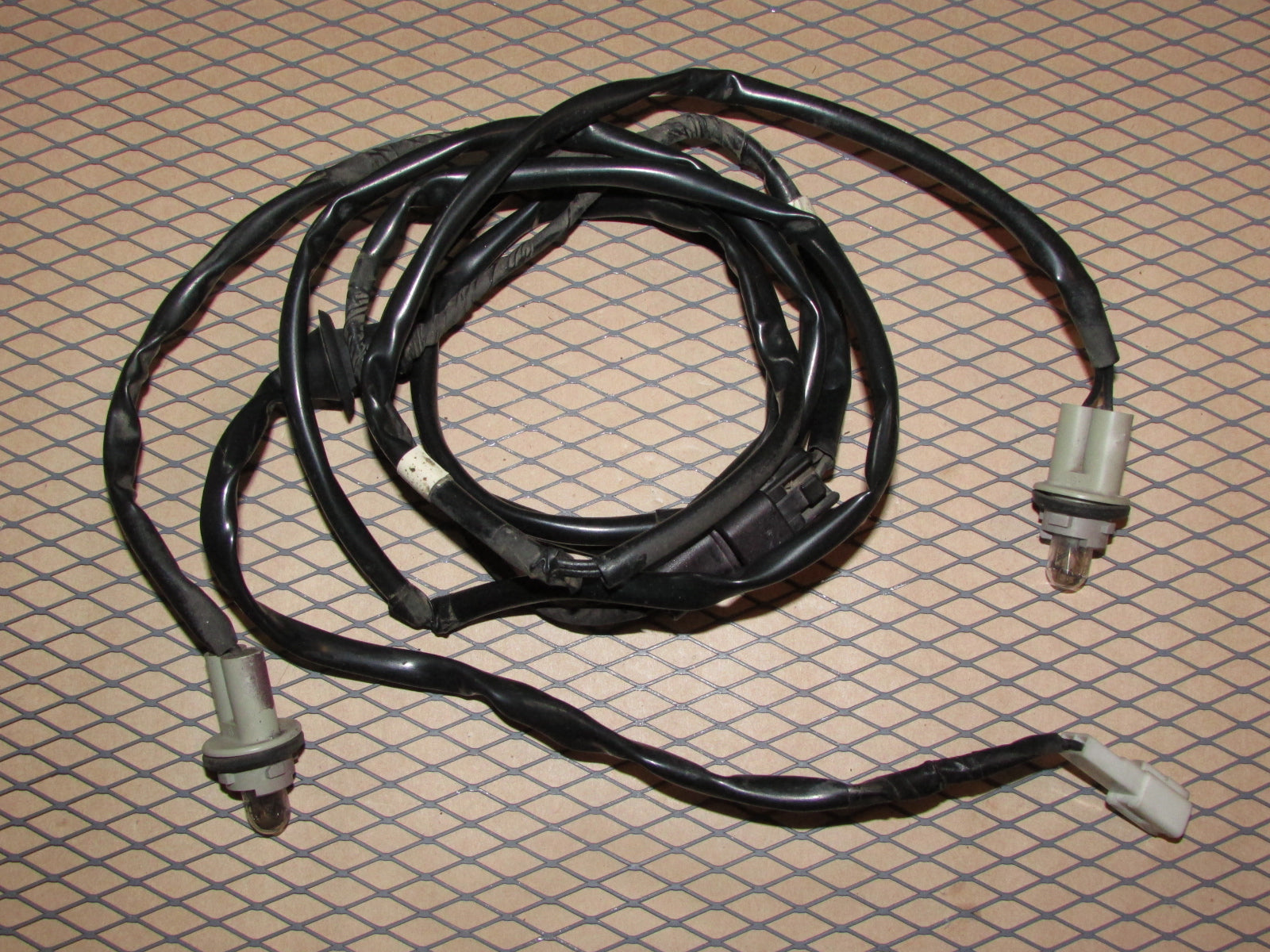 99 00 01 02 03 04 05 Mazda Miata OEM Rear Side Marker Bulb Socket & Wiring Harness