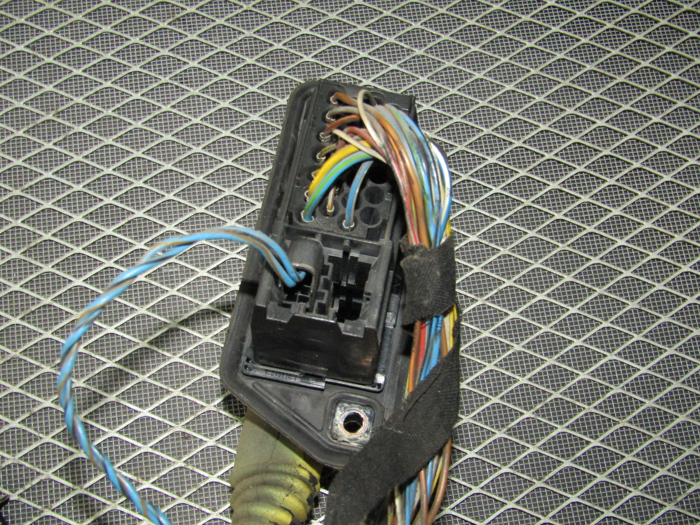 1992-1995 BMW 325 Sedan OEM Door Pigtail Harness & Boot - Front Right