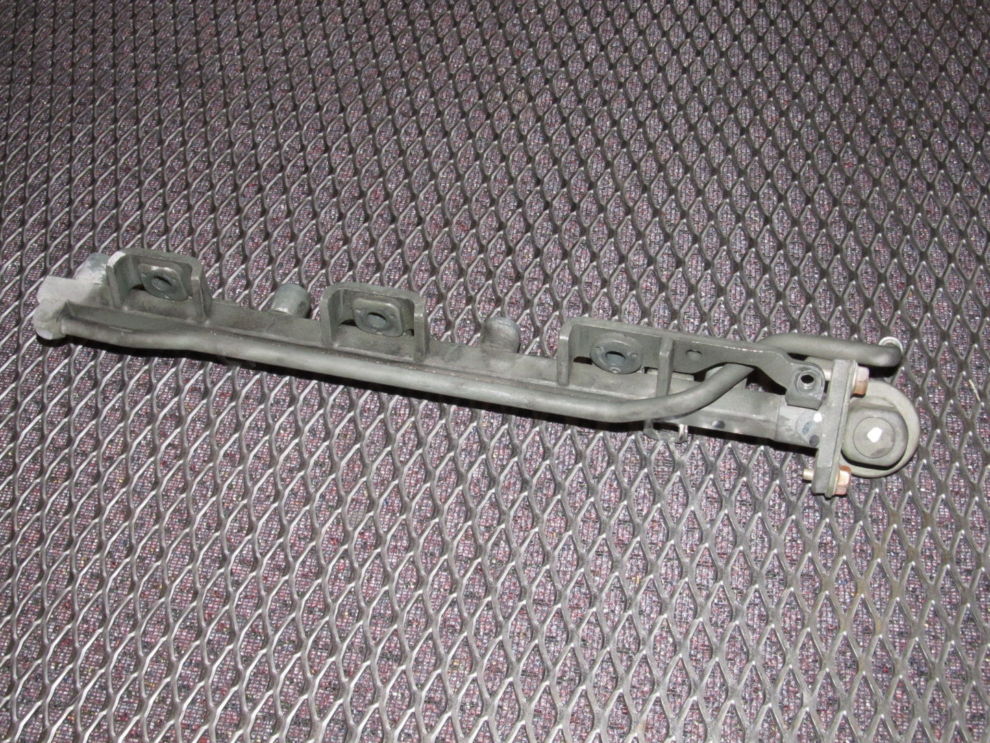 99 00 Mazda Miata OEM Fuel Rail & Regulator