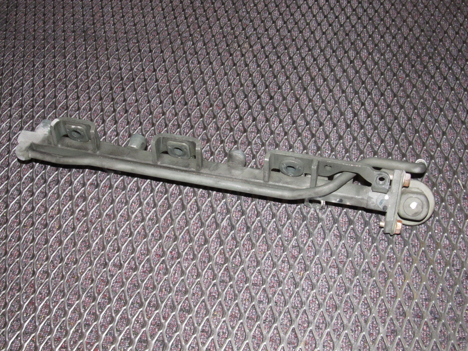 99 00 Mazda Miata OEM Fuel Rail & Regulator