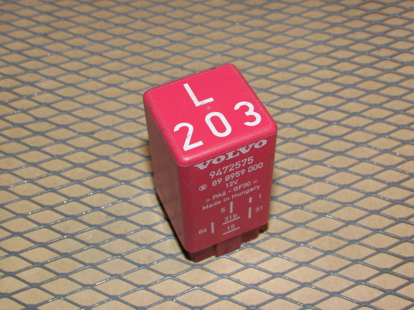 Volvo Relay L 203 / 9472575 / 89 8959 000 / 12V PA6-GF30