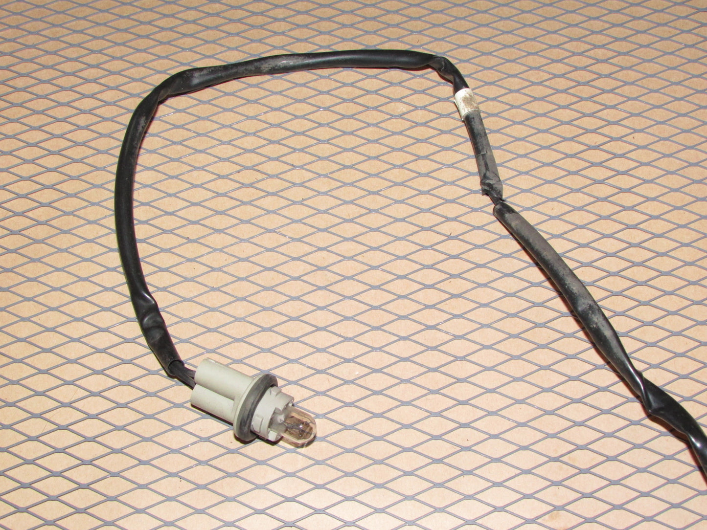 99 00 01 02 03 04 05 Mazda Miata OEM Rear Side Marker Bulb Socket & Wiring Harness