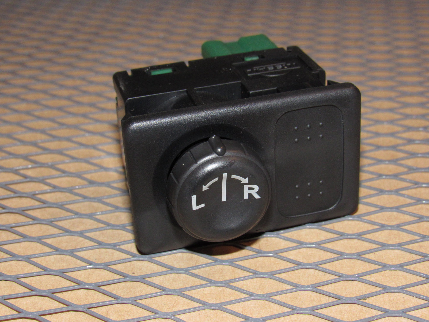 08 09 10 11 12 13 14 15 Nissan Rogue OEM Power Mirror Switch