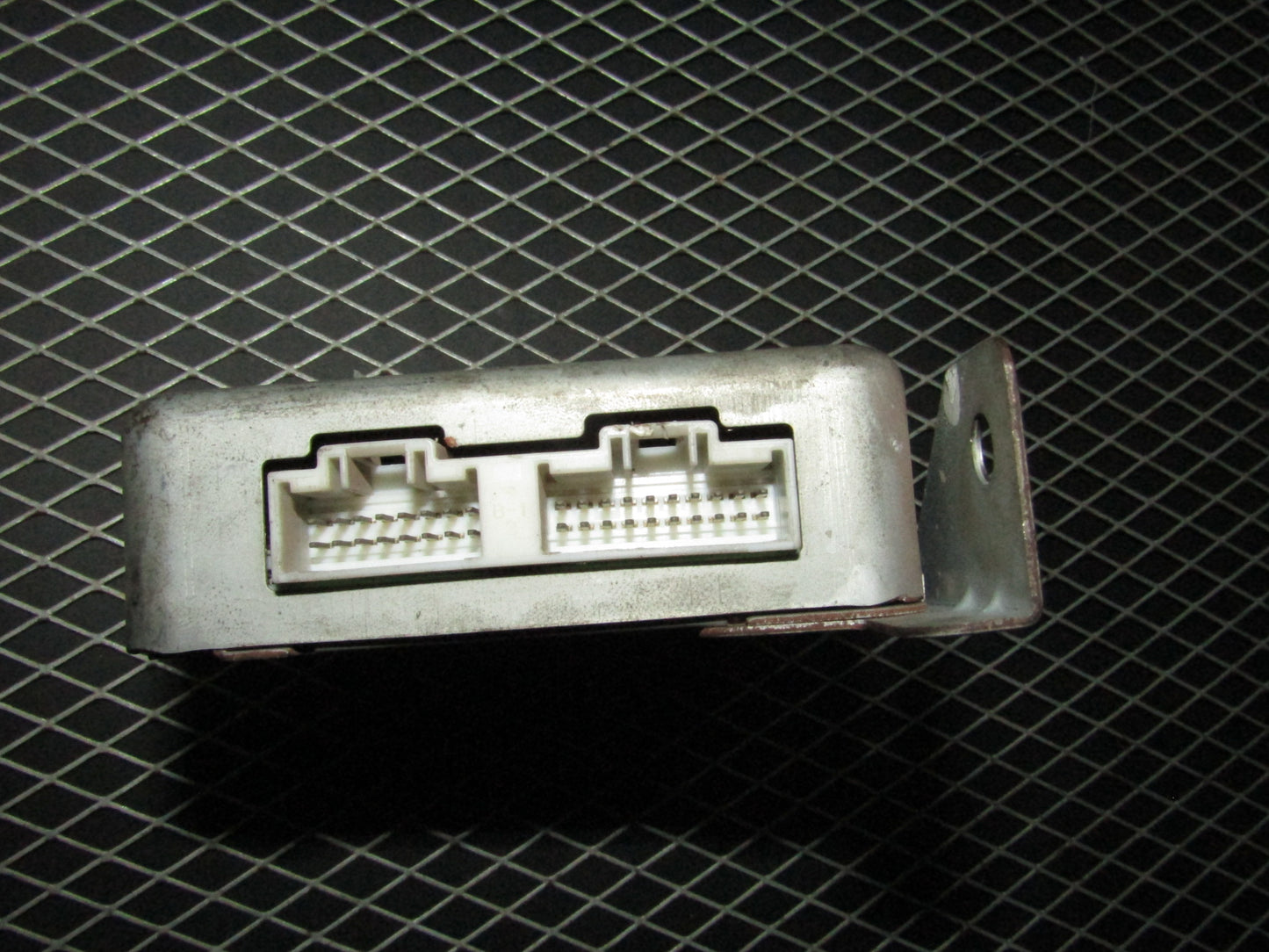 94 95 96 97 Mitsubishi 3000GT OEM ETACS Computer Module