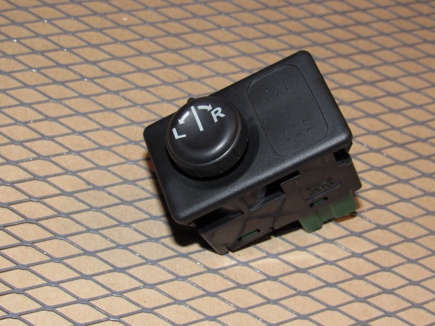 08 09 10 11 12 13 14 15 Nissan Rogue OEM Power Mirror Switch