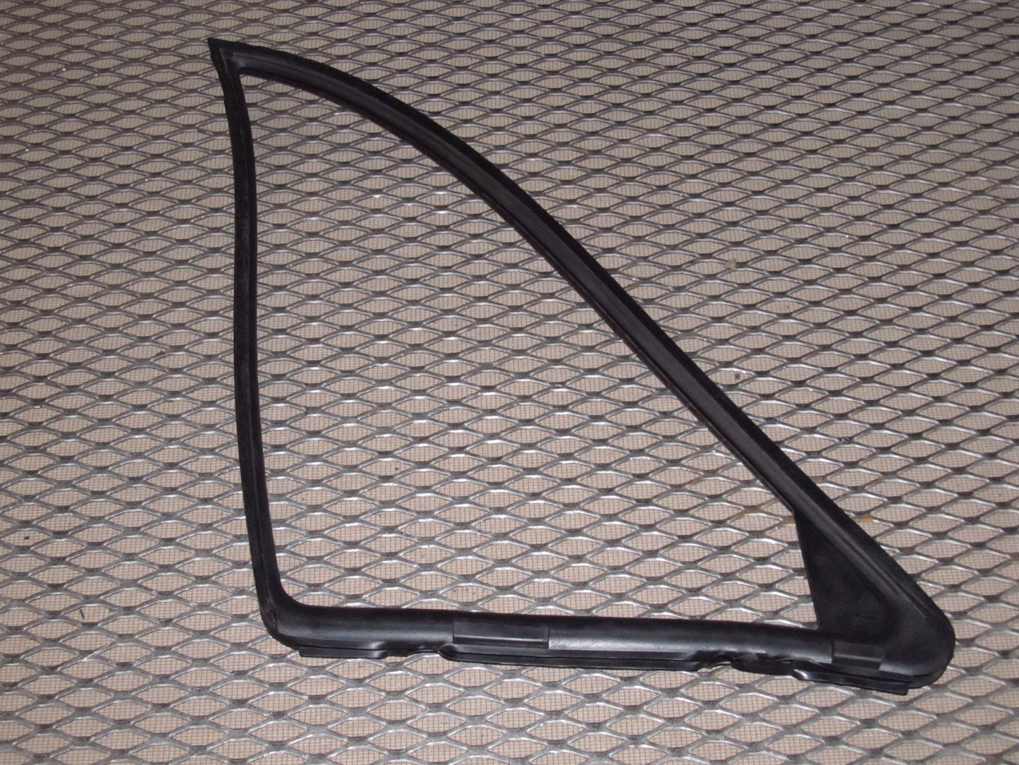 94 95 96 97 Mazda Miata OEM Front Quarter Window Moulding - Right