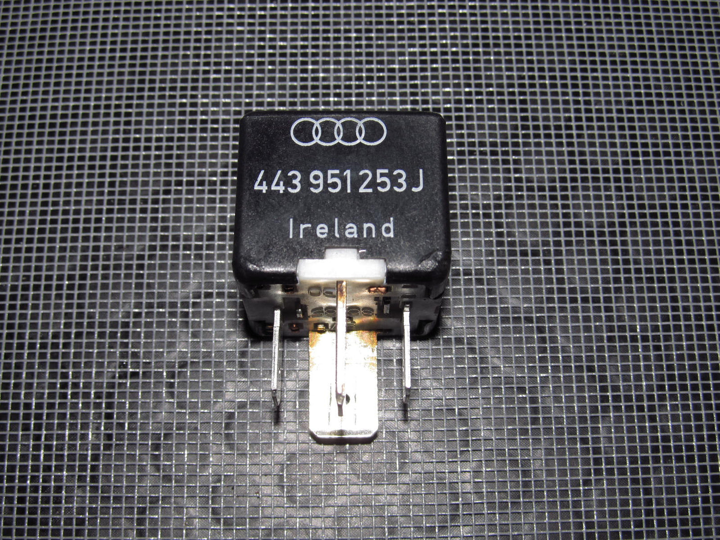 Audi & Volkswagen Relay 443951253J