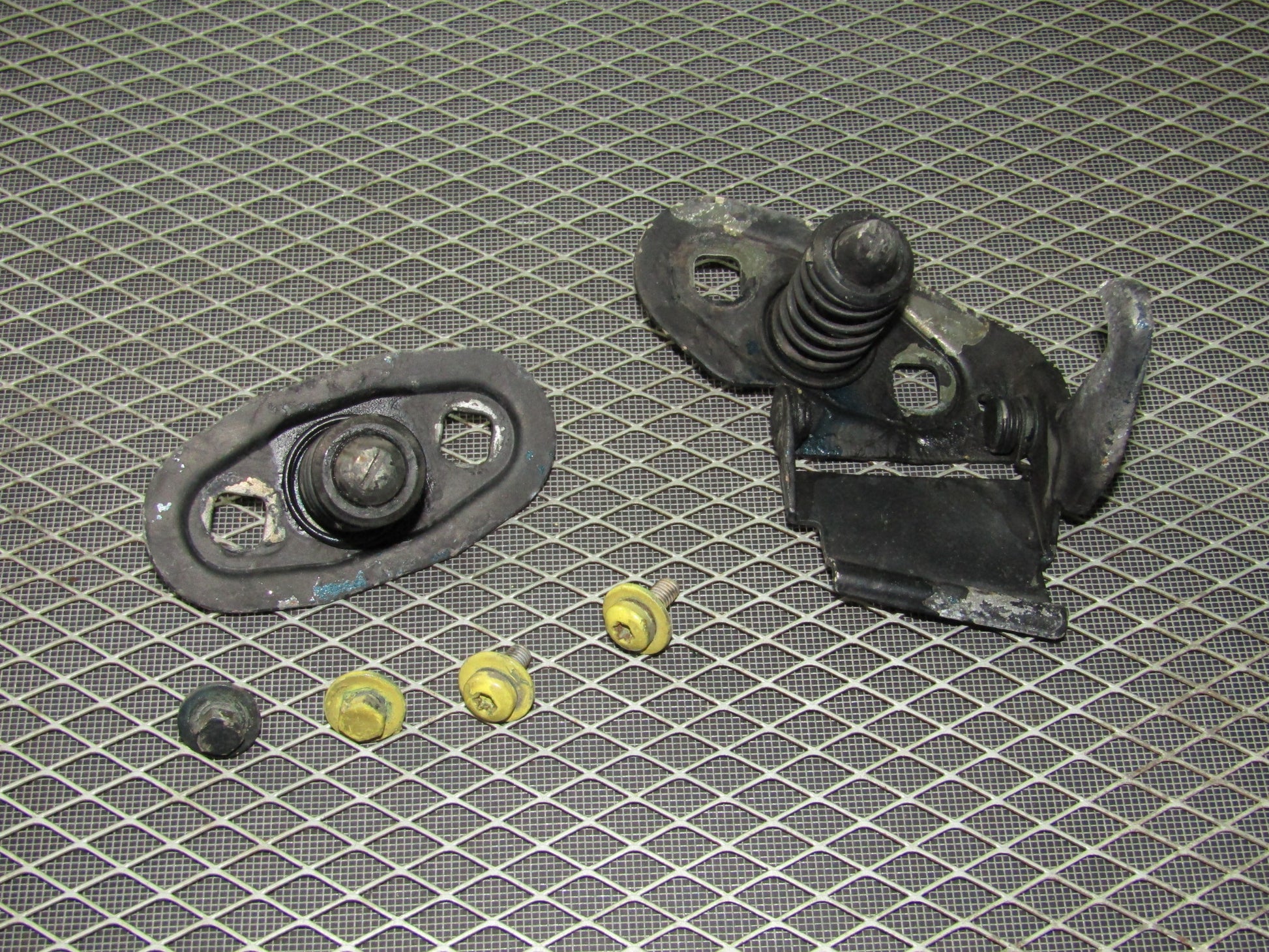 1992-1995 BMW 325 Sedan OEM Hood Striker