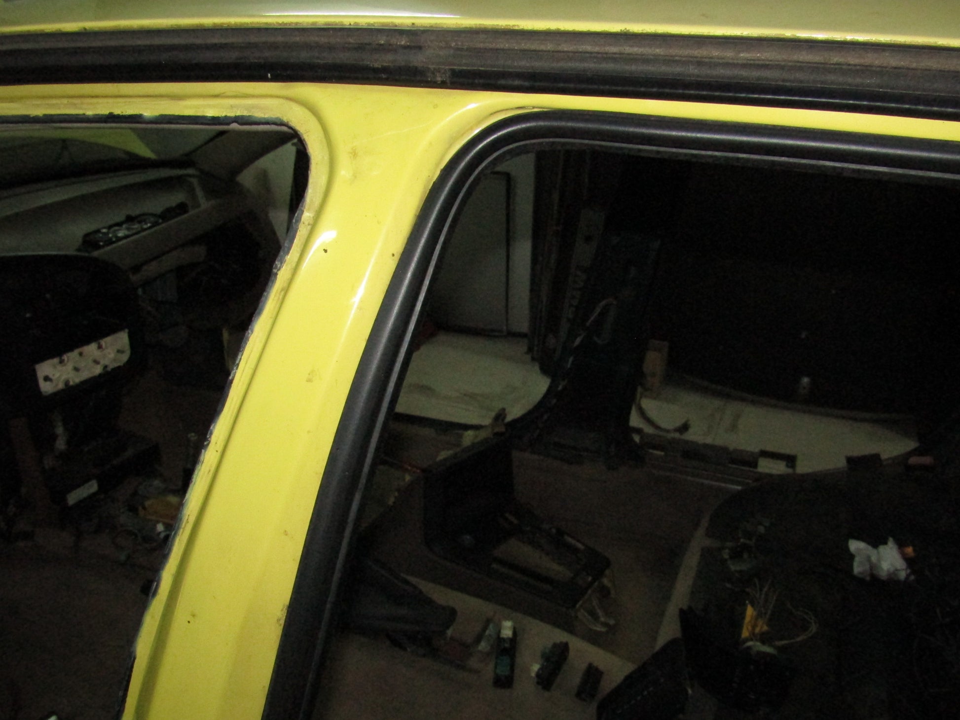 1992-1995 BMW 325 Sedan OEM Railing Door Belt Line Weather Stripping - Rear Left