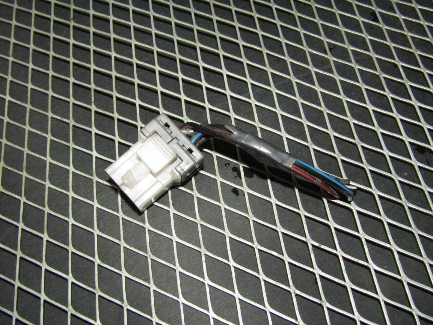 94 95 96 97 Mitsubishi 3000GT Heater Core Resistor Temperature Sensor Pigtail Harness