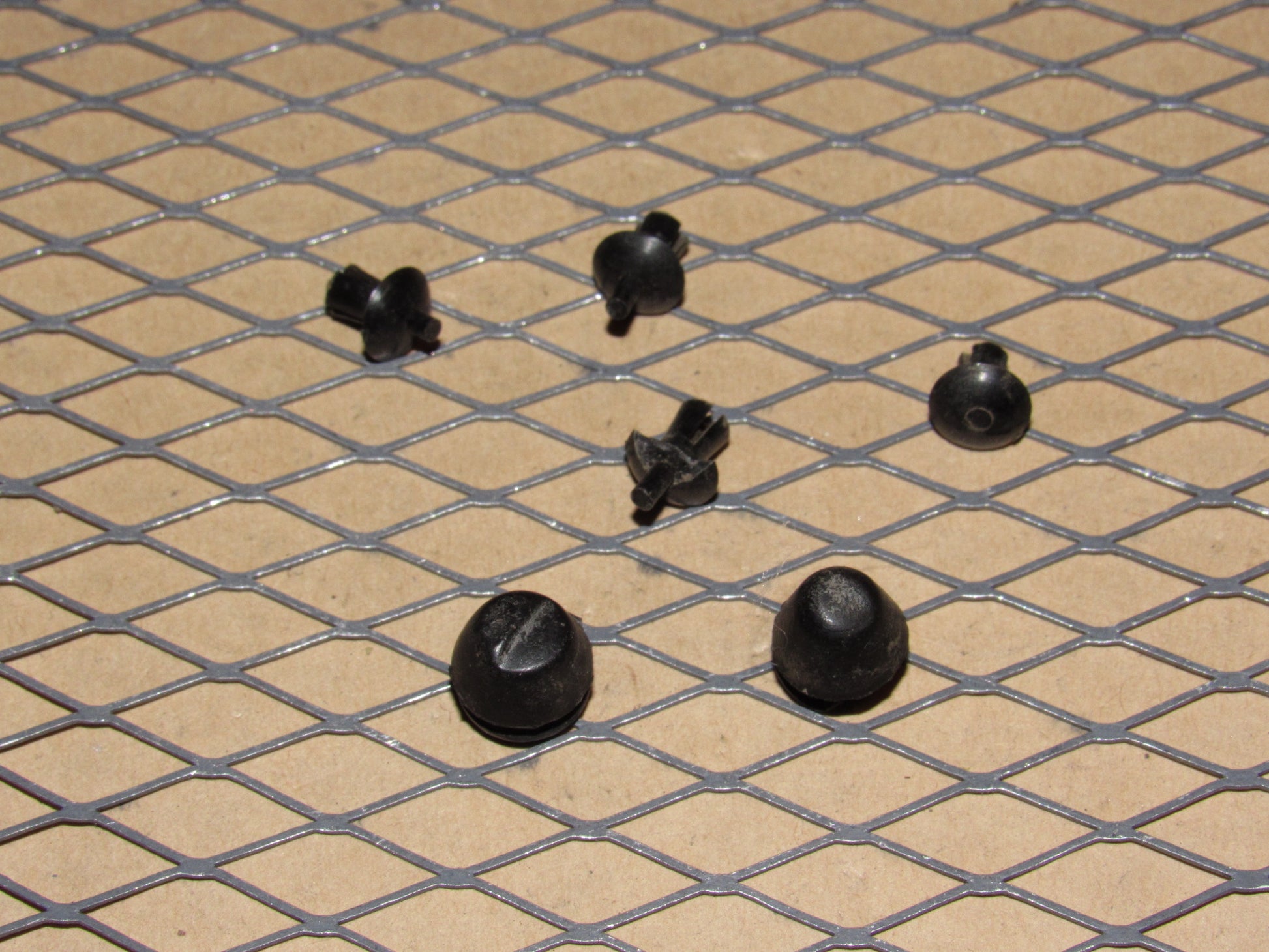 68 69 70 71 Volkswagen Beetle OEM Glove Box Rivet Clips & Rubber Stopper