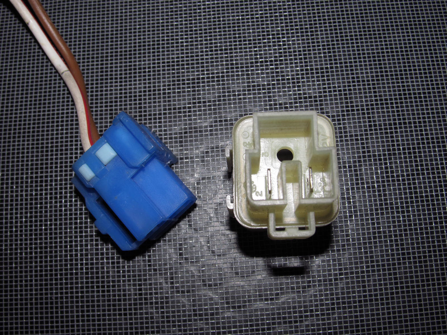Nissan & Infiniti Relay 24336-51E00 with Harness