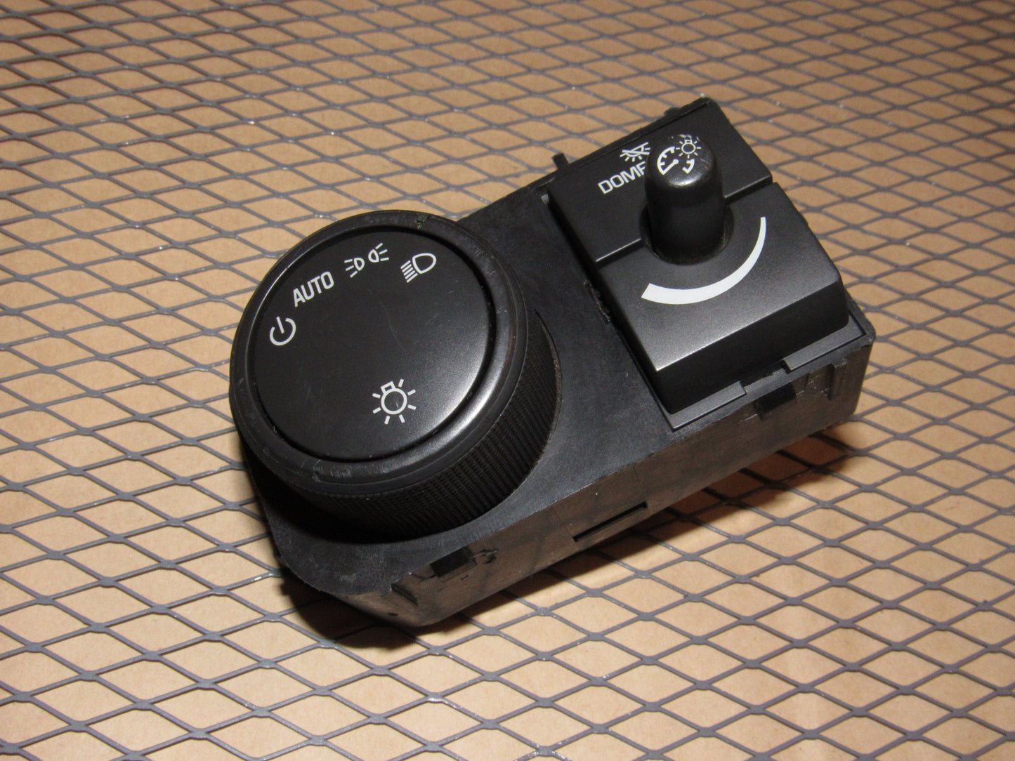 07 08 09 10 11 12 13 14 GMC Yukon OEM Headlight & illumination Dimmer Switch