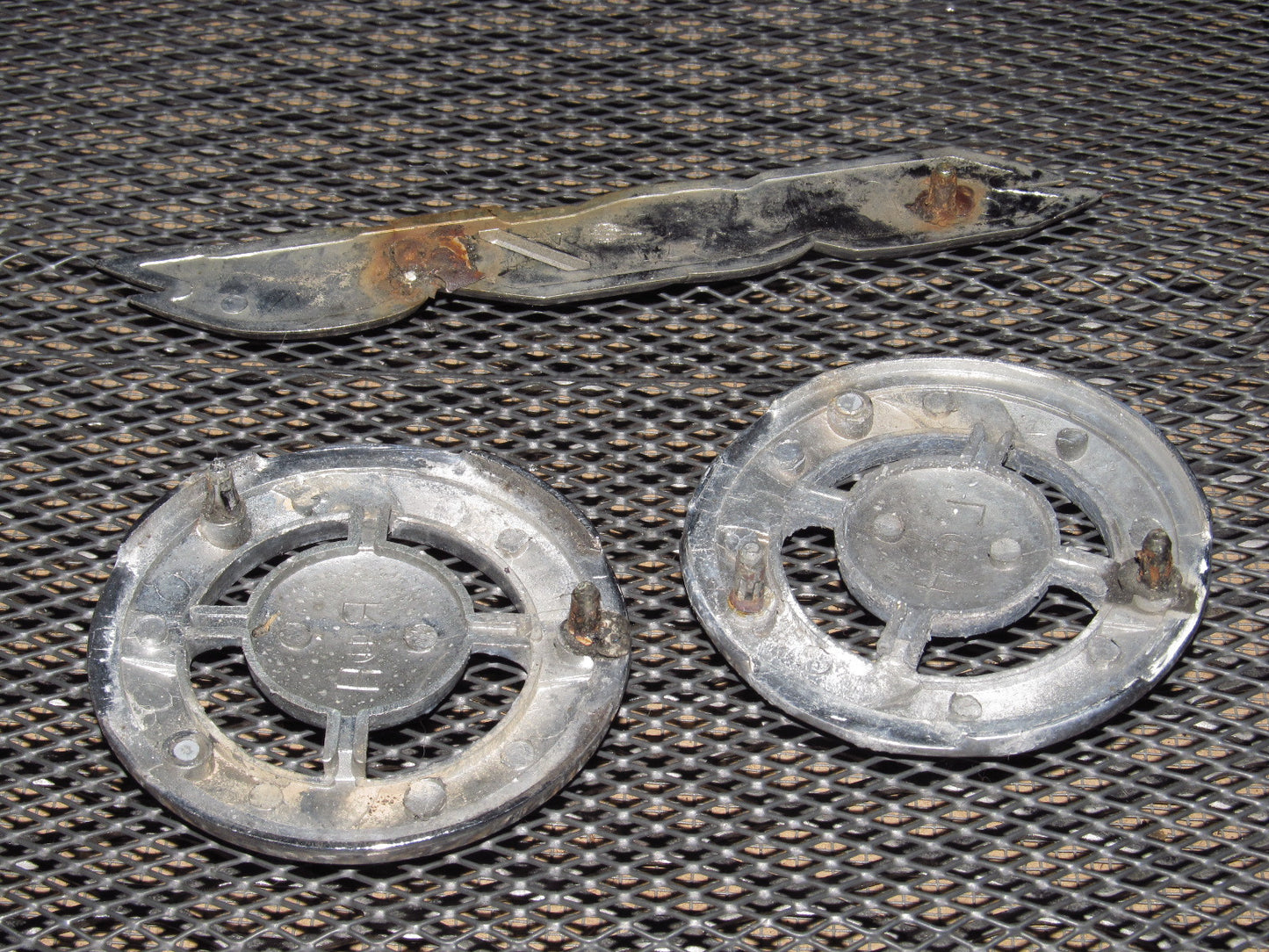 72 73 Datsun 240z OEM Trunk & Side Emblem