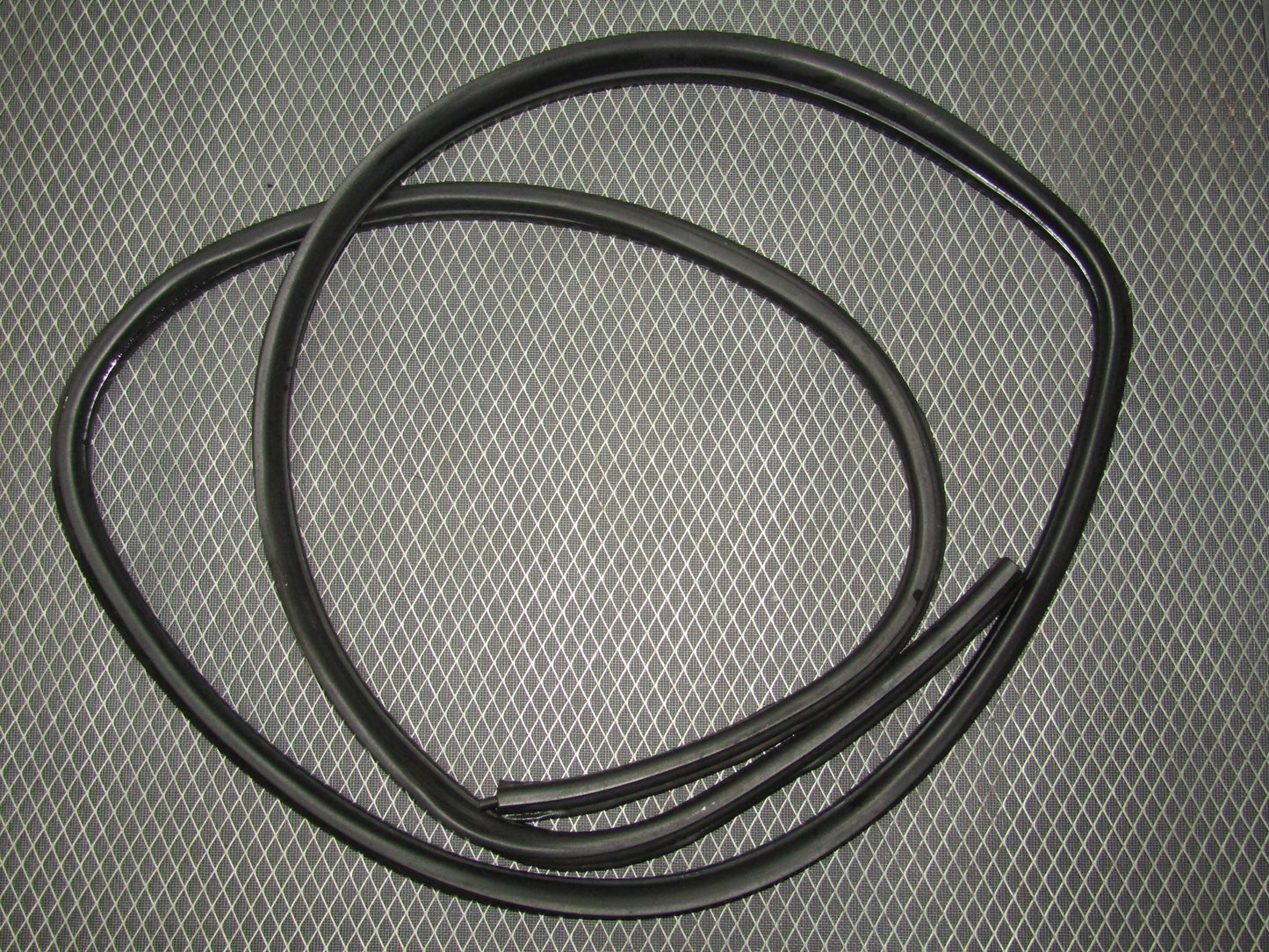 1992-1995 BMW 325 Sedan OEM Railing Door Belt Line Weather Stripping - rear Left