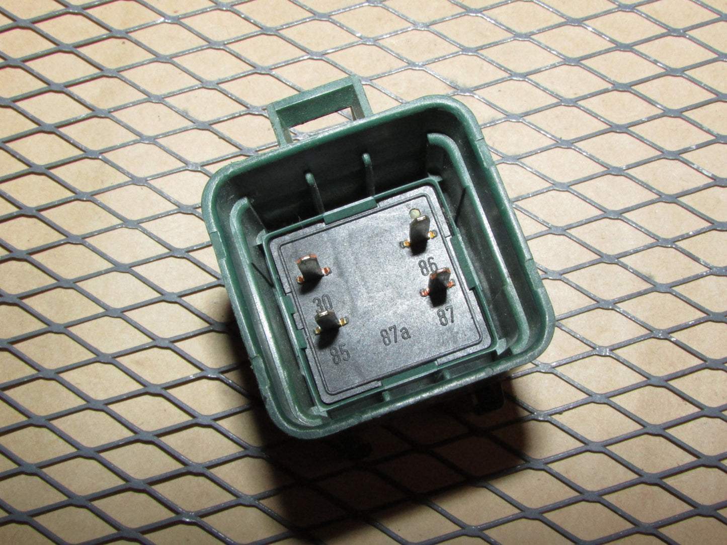 GM Relay VF28-31F14-Z02 / 12088577