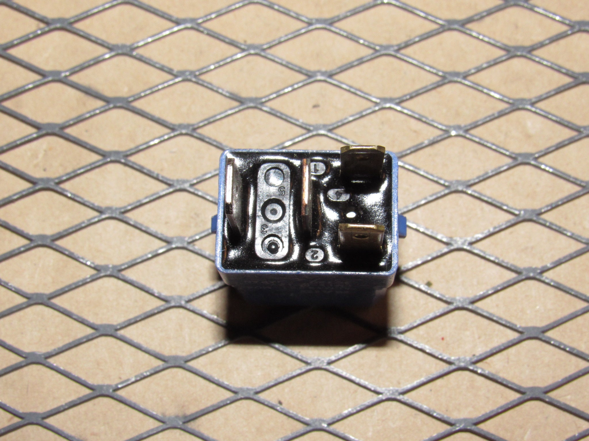 thumbnail image 2 of Genuine Nissan Infiniti Relay 25230-7995A – 2009-2019 Models – Made In Japan 2 of 2