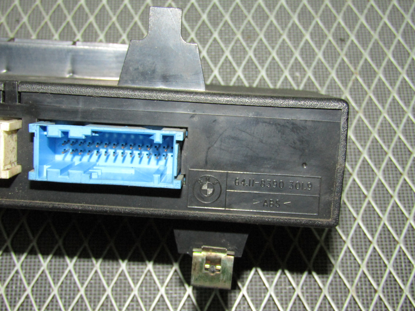1992-1995 BMW 325 Sedan OEM Climate Control Module 64.11-8391512.1