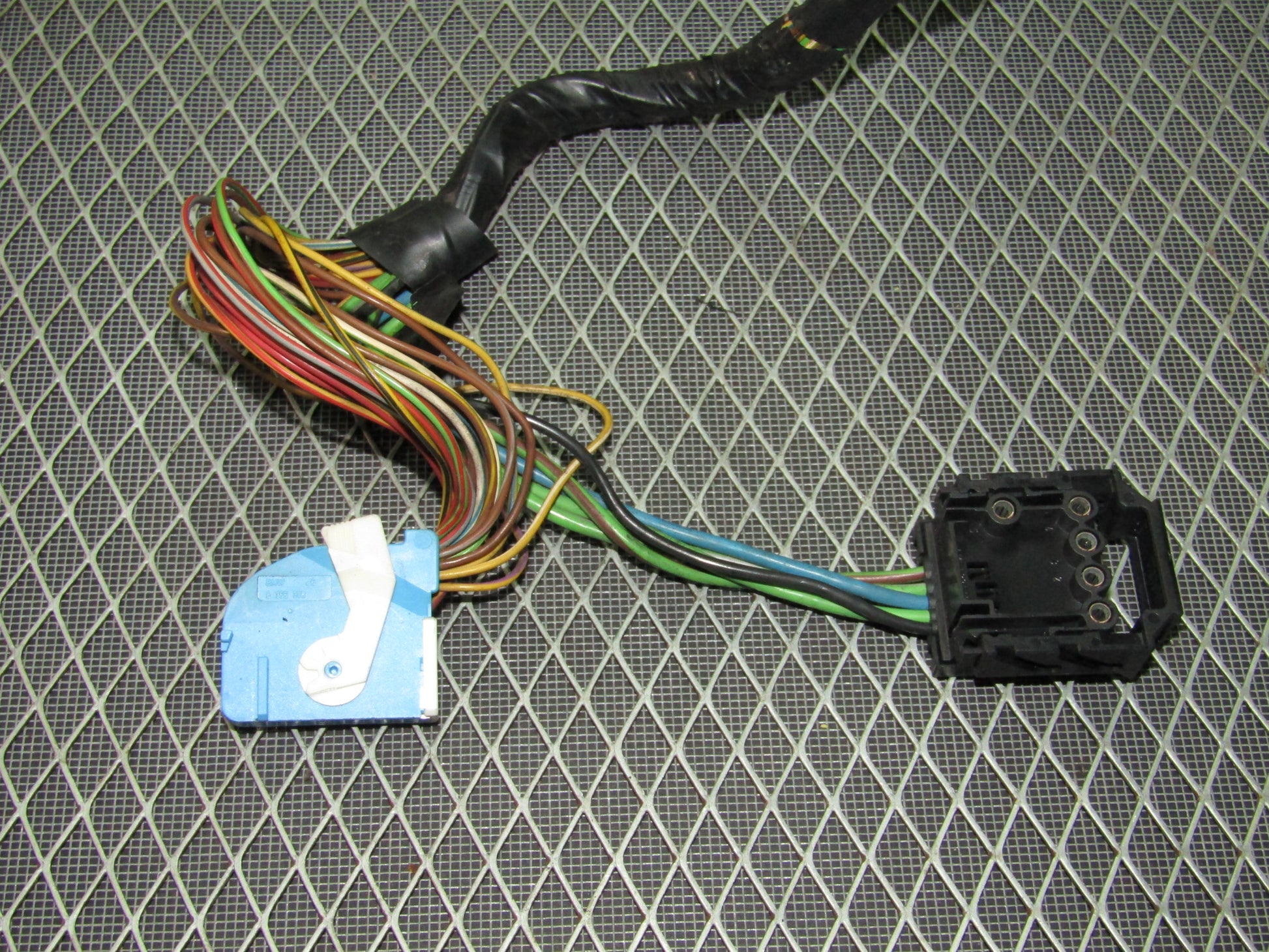 1992-1995 BMW 325 Sedan OEM Climate Control Temperature Pigtail Harness