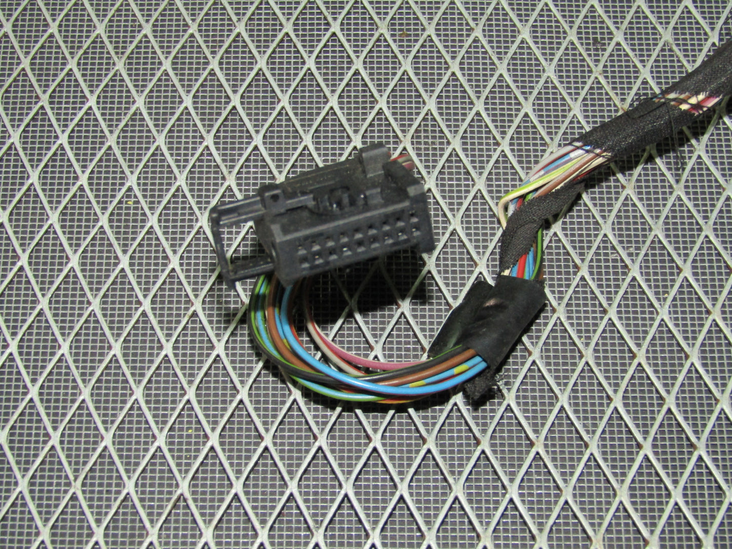 1992-1995 BMW 325 Sedan OEM Clock Unit Pigtail Harness