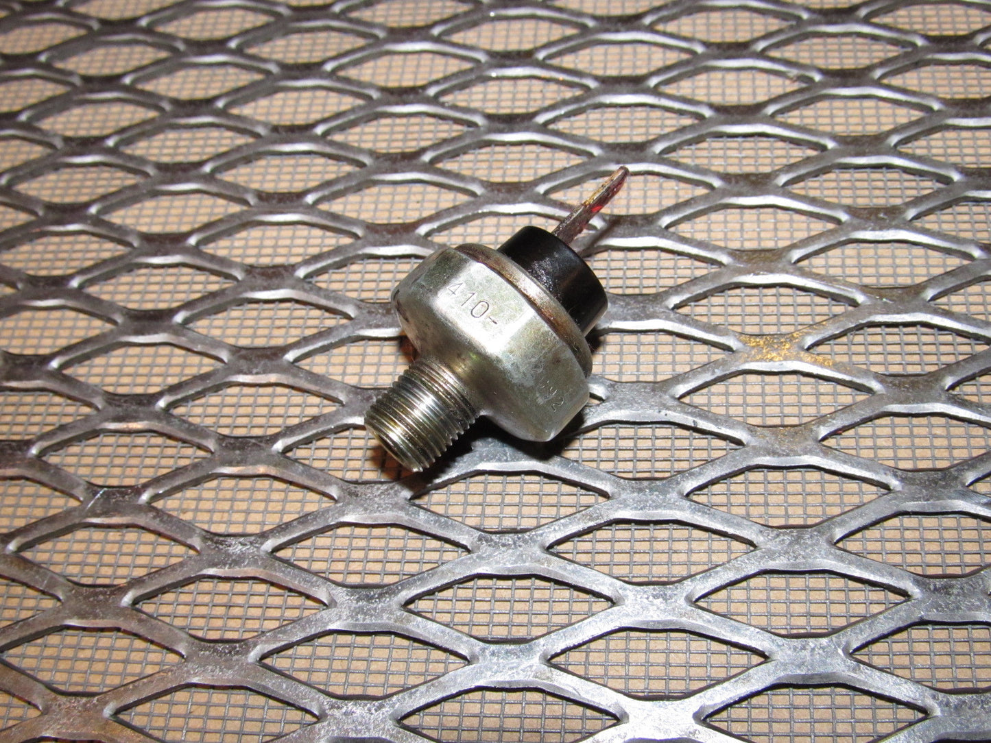 99 00 Mazda Miata OEM Engine Oil Pressure Switch