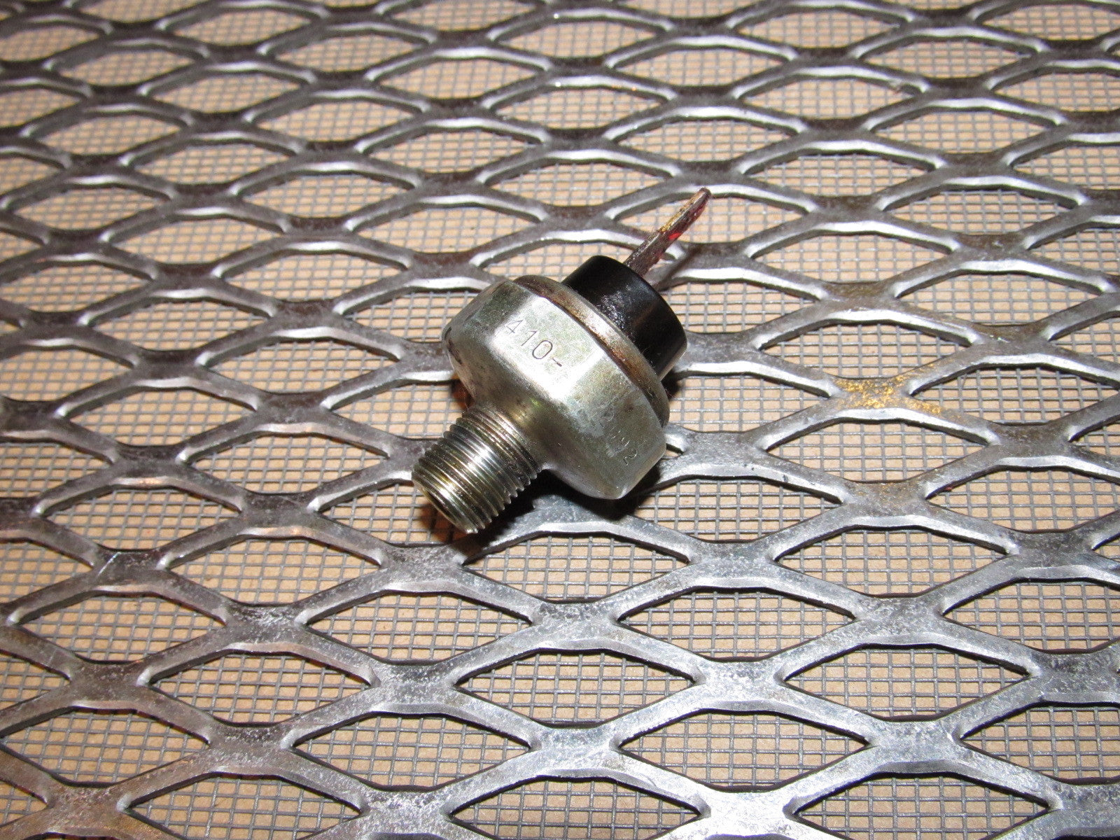 99 00 Mazda Miata OEM Engine Oil Pressure Switch