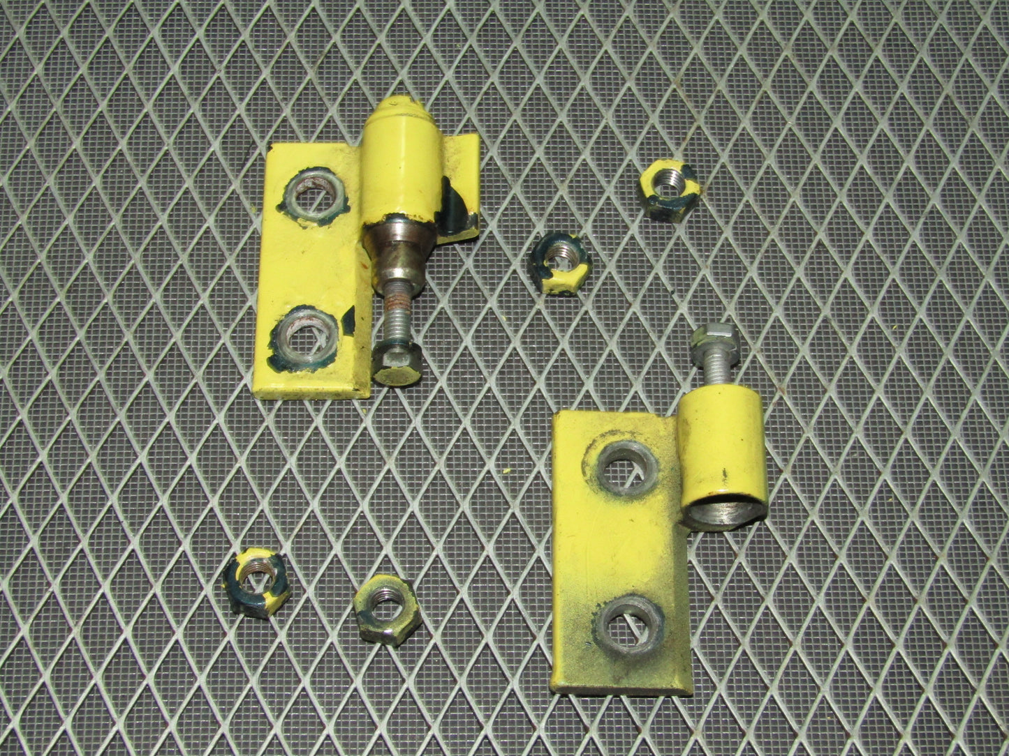 1992-1995 BMW 325 Sedan OEM Door Hinges - Rear Left