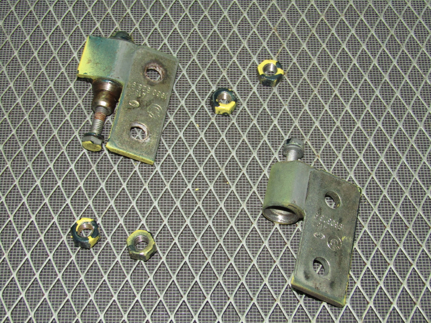 1992-1995 BMW 325 Sedan OEM Door Hinges - Rear Left