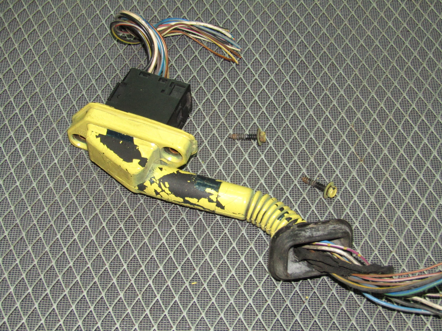 1992-1995 BMW 325 Sedan OEM Door Pigtail Harness & Boot - Rear Left