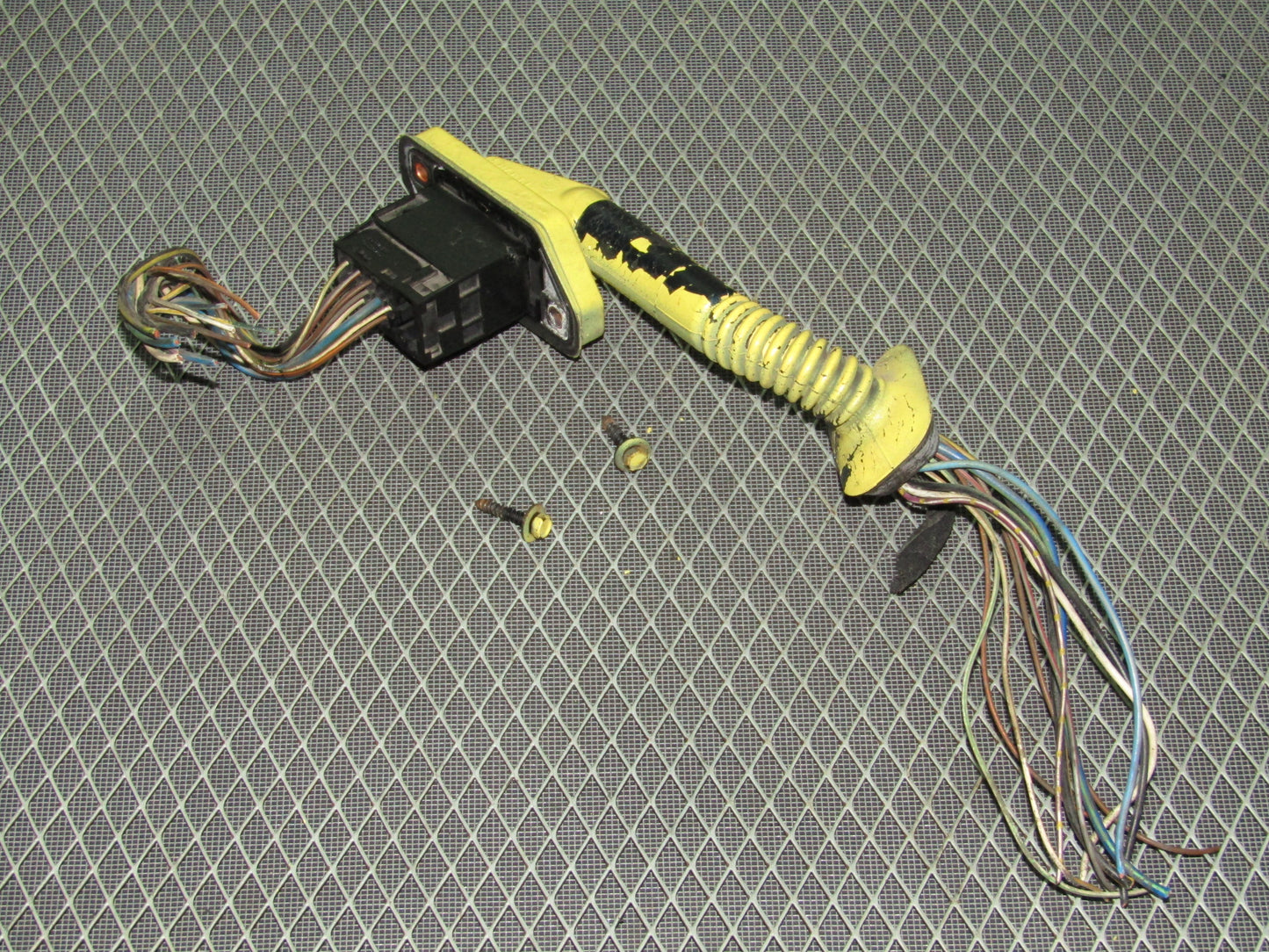 1992-1995 BMW 325 Sedan OEM Door Pigtail Harness & Boot - Rear Left
