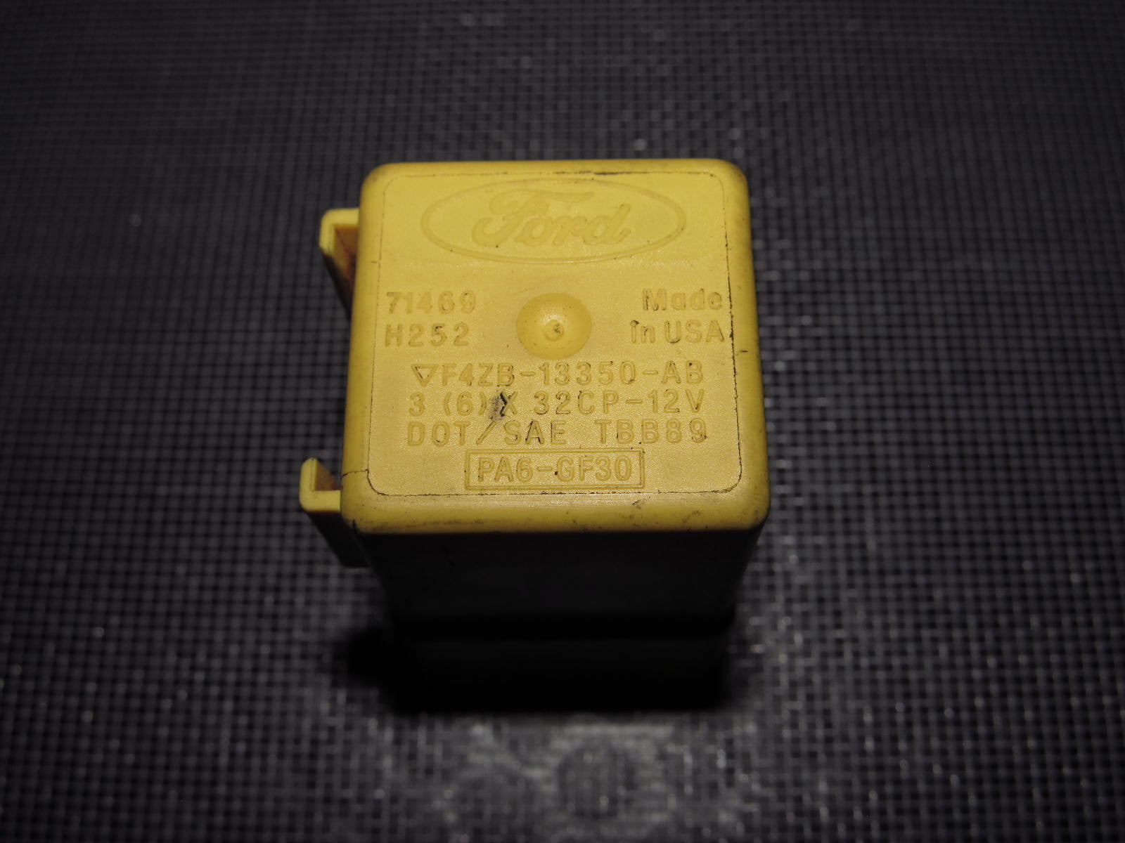 Ford Universal Relay F4ZB-13350-AB with Harness