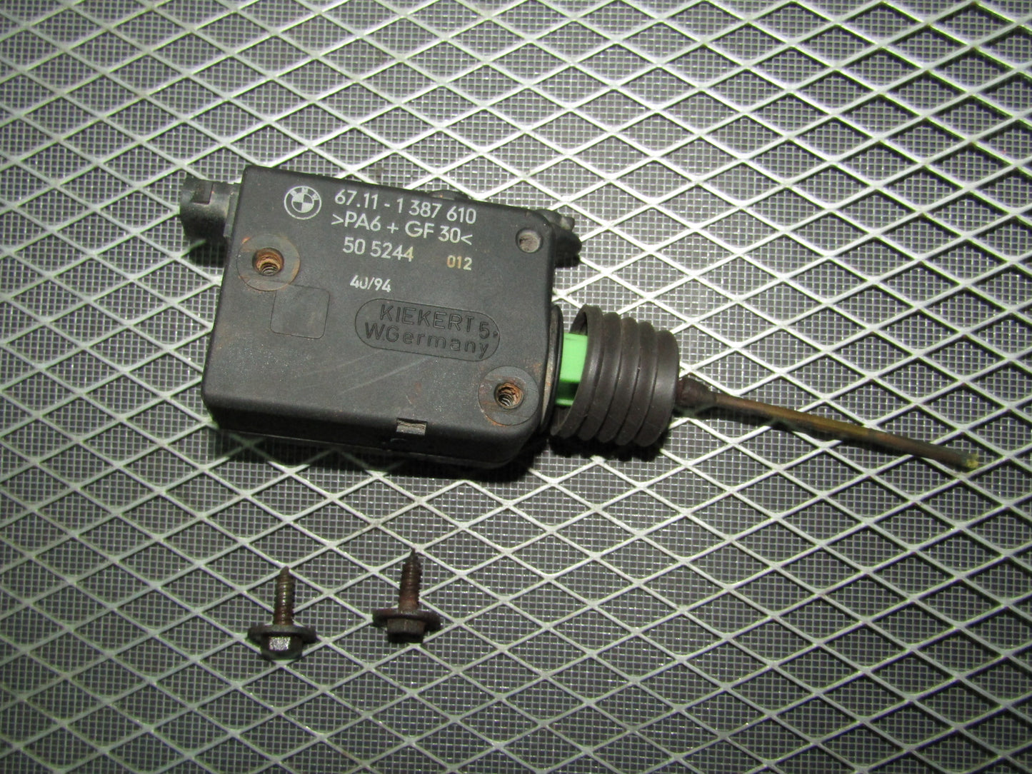 92 93 94 95 BMW 325 OEM Gas Door Cover Lock Actuator