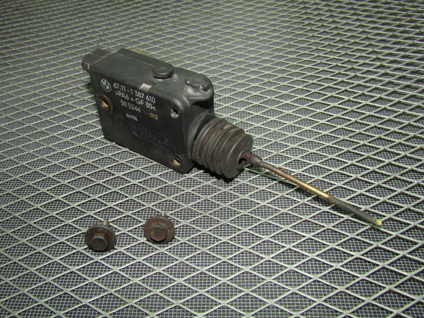 92 93 94 95 BMW 325 OEM Gas Door Cover Lock Actuator