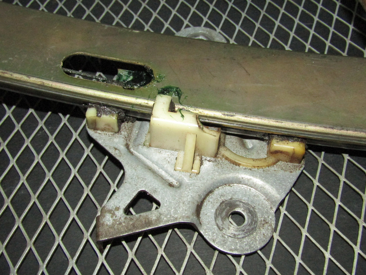 94 95 Mitsubishi 3000GT OEM Window Motor & Regulator - Right