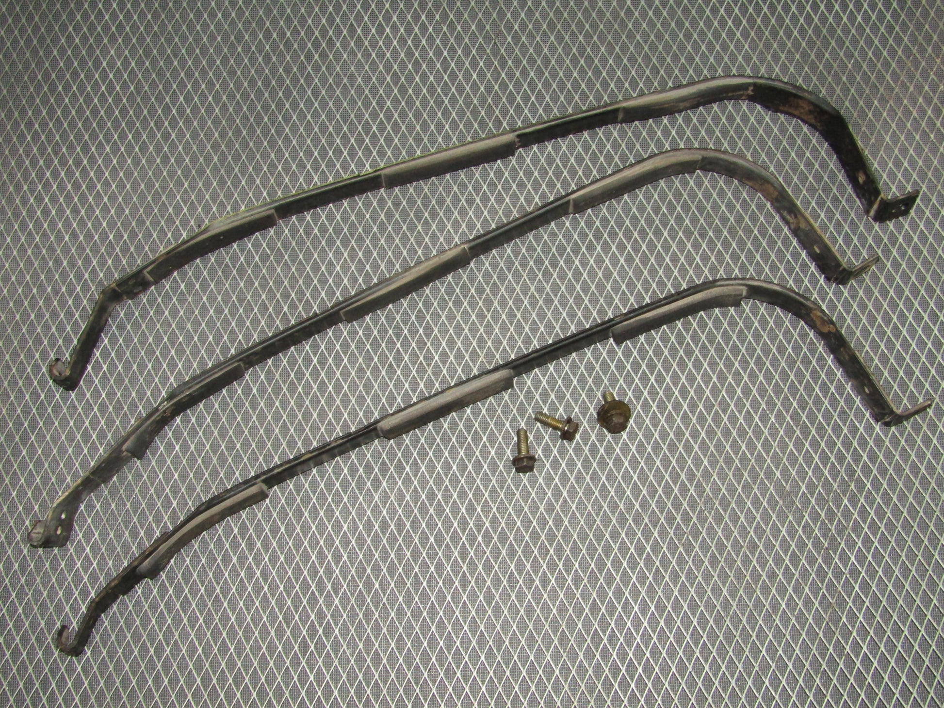 92 93 94 95 BMW 325 Sedan OEM Gas Tank Mounting Strapping